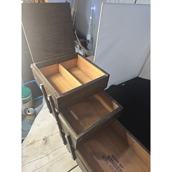 Vintage SINGER Accordion Fold Out 3 Tier Wooden Sewing Box - Picture 2 of 6